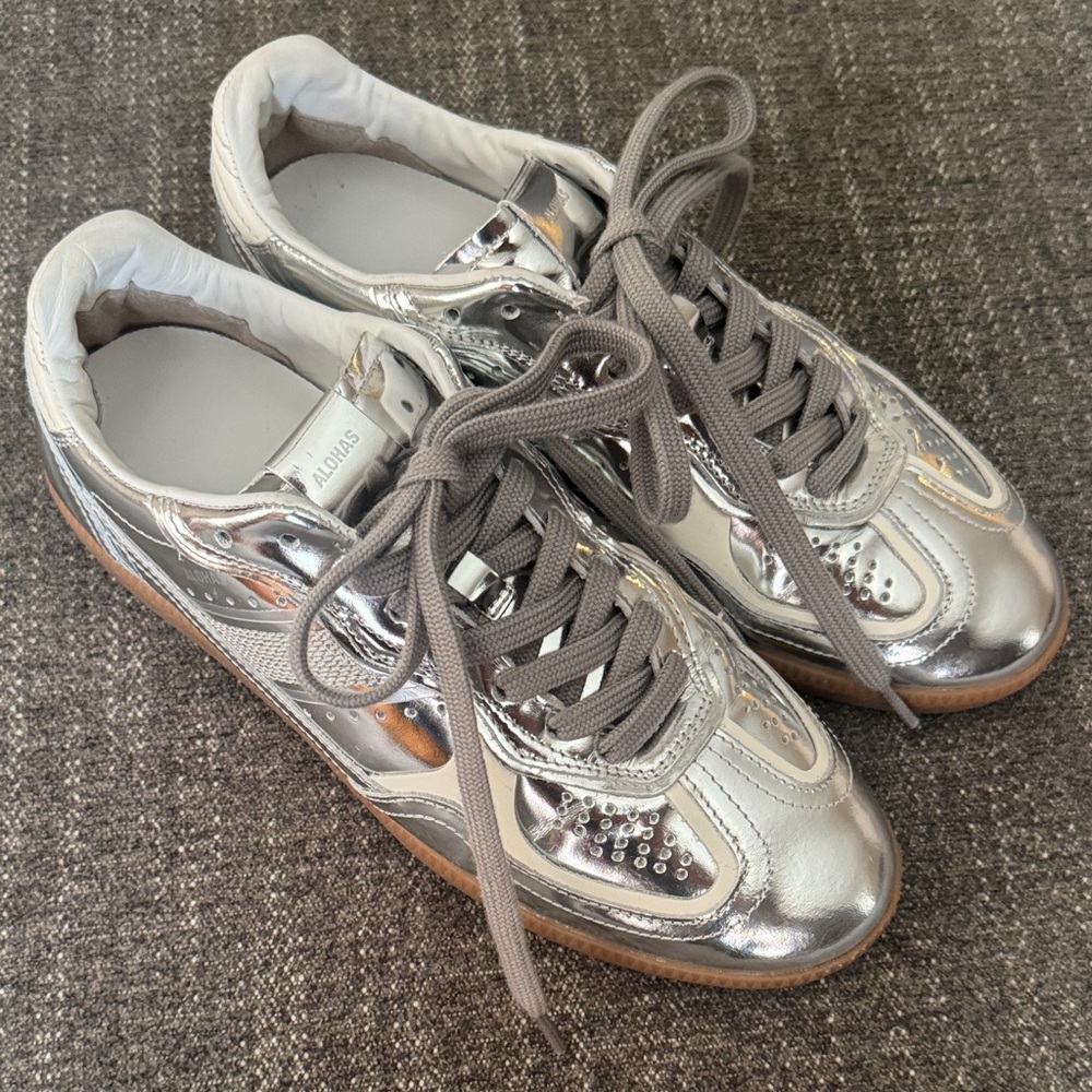 ALOHAS Silver Women's Sneakers